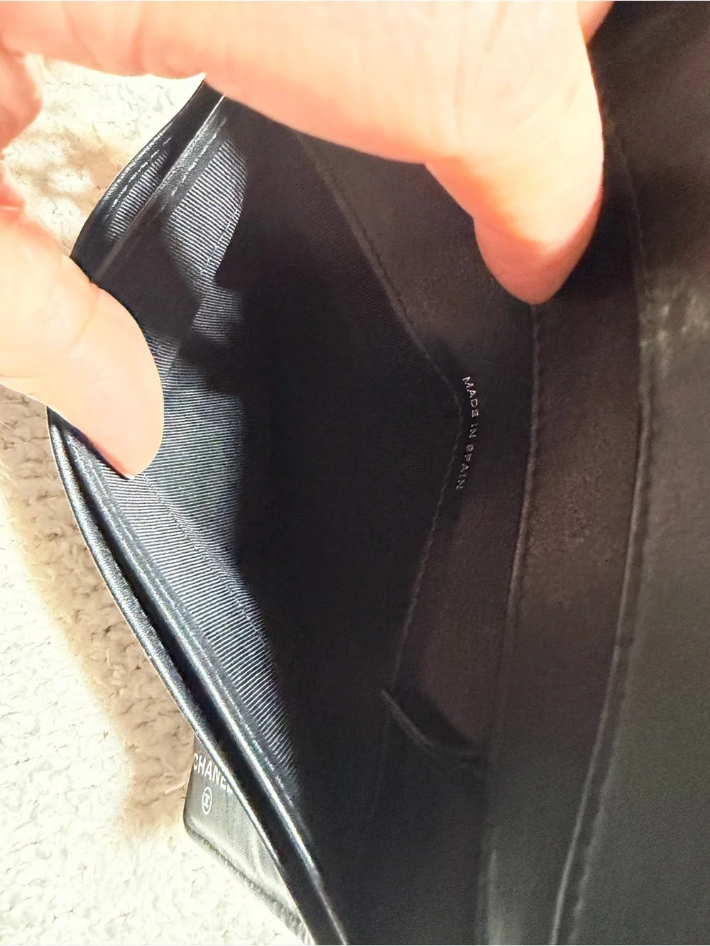 Vintage Chanel Black Patent Leather Yen Wallet Quilted CC Long Wallet - Picture 8 of 8